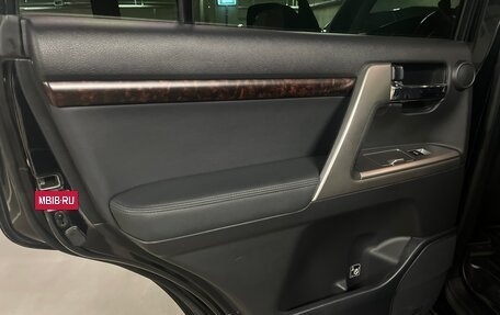 Toyota Land Cruiser 200, 2012 год, 4 500 000 рублей, 20 фотография