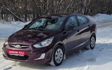 Hyundai Solaris II рестайлинг, 2013 год, 900 000 рублей, 3 фотография