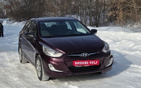 Hyundai Solaris II рестайлинг, 2013 год, 900 000 рублей, 2 фотография