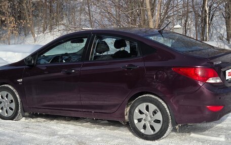 Hyundai Solaris II рестайлинг, 2013 год, 900 000 рублей, 5 фотография