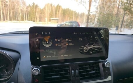 Toyota Land Cruiser Prado 150 рестайлинг 2, 2011 год, 3 050 000 рублей, 13 фотография