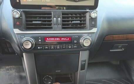 Toyota Land Cruiser Prado 150 рестайлинг 2, 2011 год, 3 050 000 рублей, 14 фотография