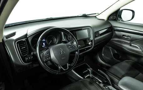 Mitsubishi Outlander III рестайлинг 3, 2021 год, 1 869 777 рублей, 11 фотография