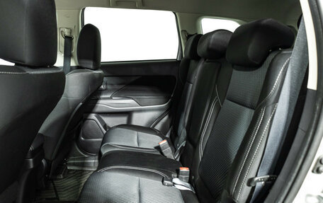 Mitsubishi Outlander III рестайлинг 3, 2021 год, 1 869 777 рублей, 10 фотография