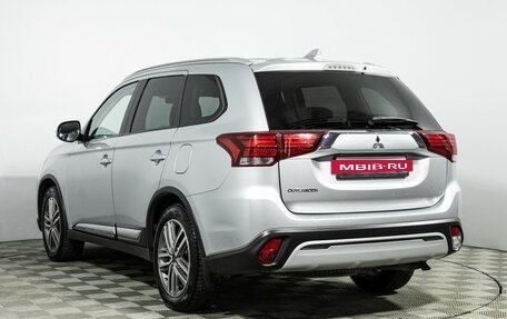 Mitsubishi Outlander III рестайлинг 3, 2021 год, 1 869 777 рублей, 7 фотография
