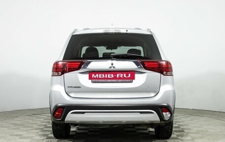 Mitsubishi Outlander III рестайлинг 3, 2021 год, 1 869 777 рублей, 6 фотография