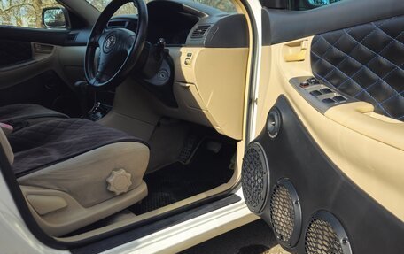 Toyota Corolla, 2003 год, 650 000 рублей, 10 фотография