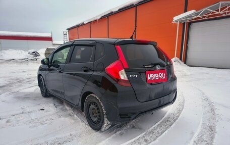 Honda Fit III, 2017 год, 1 350 000 рублей, 2 фотография