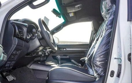 Toyota Hilux VIII, 2025 год, 6 900 000 рублей, 7 фотография