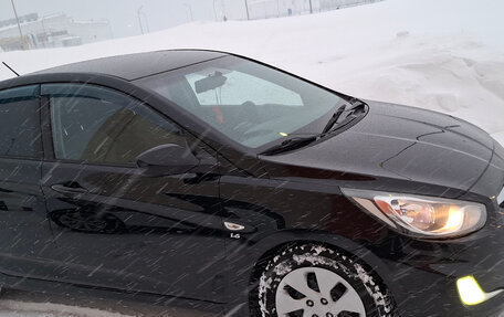 Hyundai Solaris II рестайлинг, 2012 год, 720 000 рублей, 2 фотография