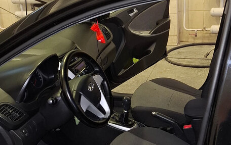 Hyundai Solaris II рестайлинг, 2012 год, 720 000 рублей, 14 фотография