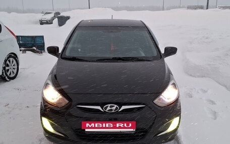 Hyundai Solaris II рестайлинг, 2012 год, 720 000 рублей, 3 фотография