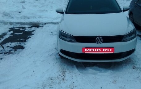 Volkswagen Jetta VI, 2014 год, 860 000 рублей, 3 фотография