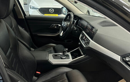 BMW 3 серия, 2019 год, 3 400 000 рублей, 15 фотография