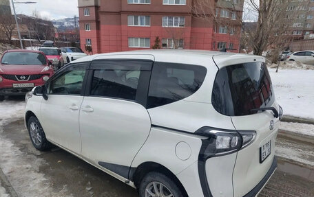 Toyota Sienta II, 2022 год, 2 150 000 рублей, 10 фотография