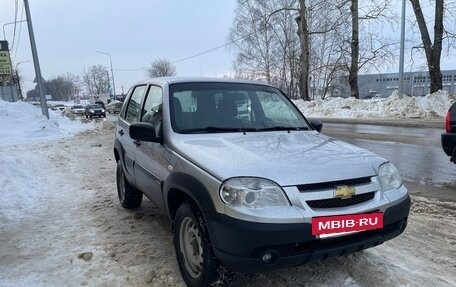 Chevrolet Niva I рестайлинг, 2019 год, 725 000 рублей, 2 фотография