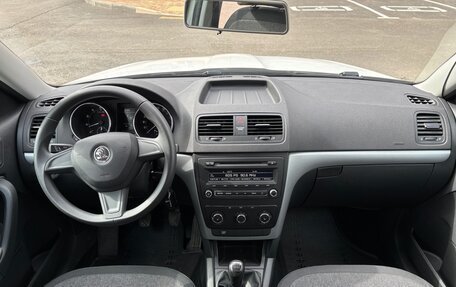 Skoda Yeti I рестайлинг, 2014 год, 1 500 000 рублей, 17 фотография