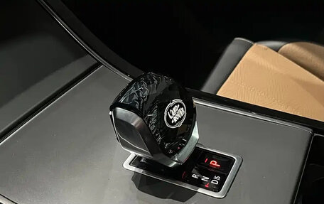 Land Rover Range Rover Velar I, 2025 год, 16 фотография