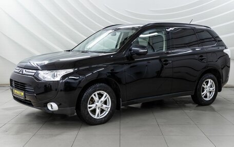 Mitsubishi Outlander III рестайлинг 3, 2013 год, 1 448 000 рублей, 3 фотография