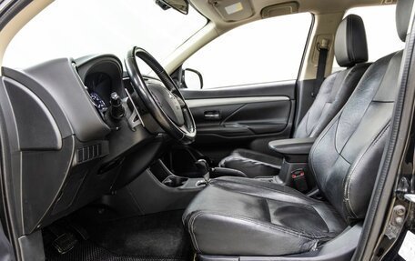 Mitsubishi Outlander III рестайлинг 3, 2013 год, 1 448 000 рублей, 28 фотография