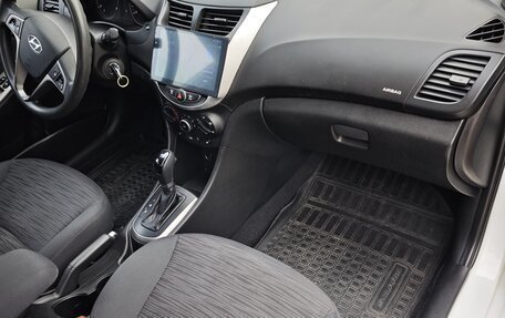 Hyundai Solaris II рестайлинг, 2016 год, 940 000 рублей, 6 фотография