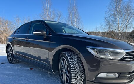Volkswagen Passat B8 рестайлинг, 2015 год, 1 560 000 рублей, 4 фотография