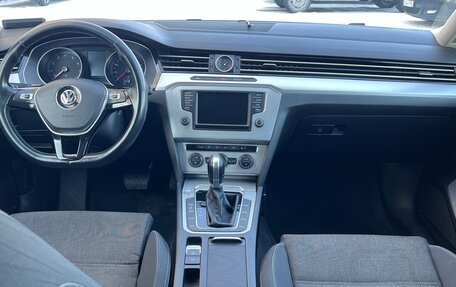 Volkswagen Passat B8 рестайлинг, 2015 год, 1 560 000 рублей, 12 фотография