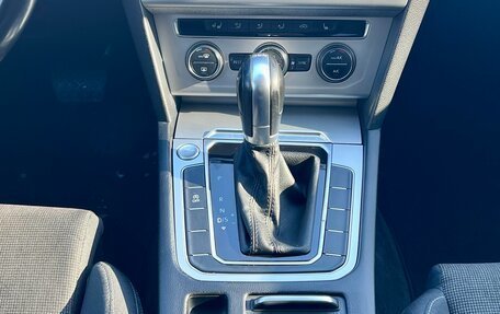 Volkswagen Passat B8 рестайлинг, 2015 год, 1 560 000 рублей, 11 фотография