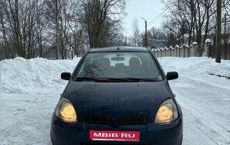 Toyota Yaris I рестайлинг, 2001 год, 210 000 рублей, 2 фотография