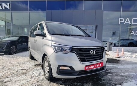 Hyundai H-1 II рестайлинг, 2021 год, 3 299 000 рублей, 3 фотография