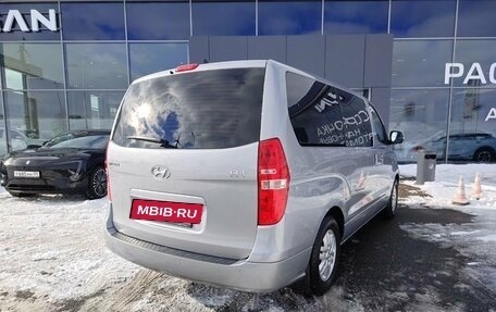 Hyundai H-1 II рестайлинг, 2021 год, 3 299 000 рублей, 4 фотография