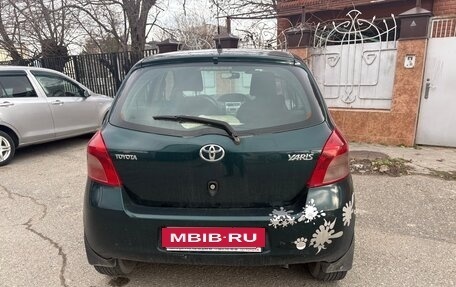 Toyota Yaris III рестайлинг, 2007 год, 600 000 рублей, 3 фотография