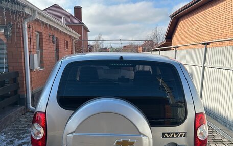 Chevrolet Niva I рестайлинг, 2017 год, 830 000 рублей, 6 фотография