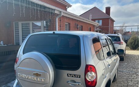 Chevrolet Niva I рестайлинг, 2017 год, 830 000 рублей, 4 фотография