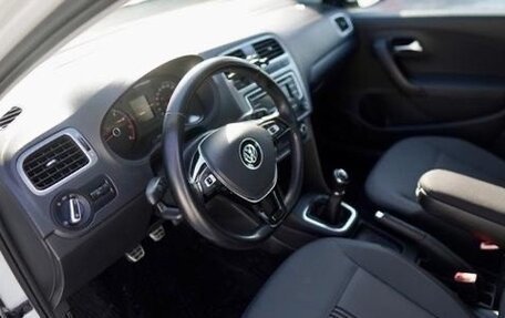 Volkswagen Polo VI (EU Market), 2016 год, 1 150 000 рублей, 7 фотография