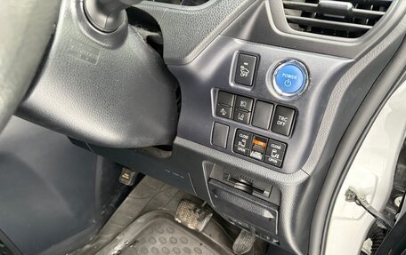 Toyota Noah III, 2017 год, 2 300 000 рублей, 9 фотография