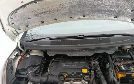 Opel Zafira C рестайлинг, 2014 год, 1 350 000 рублей, 2 фотография