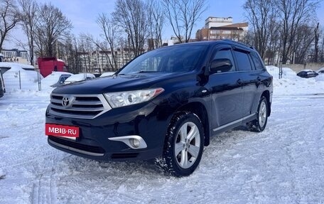 Toyota Highlander III, 2013 год, 1 595 000 рублей, 3 фотография