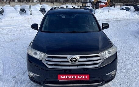 Toyota Highlander III, 2013 год, 1 595 000 рублей, 10 фотография