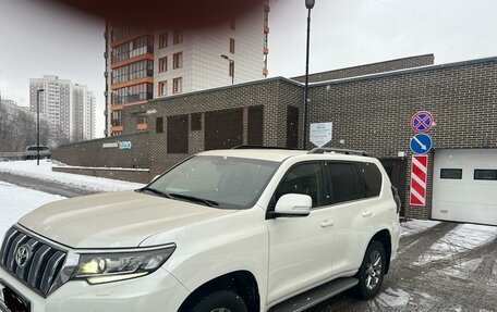 Toyota Land Cruiser Prado 150 рестайлинг 2, 2019 год, 6 300 000 рублей, 4 фотография
