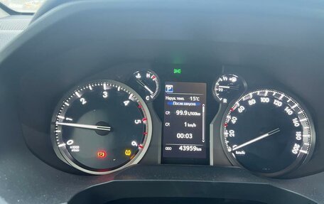 Toyota Land Cruiser Prado 150 рестайлинг 2, 2019 год, 6 300 000 рублей, 10 фотография