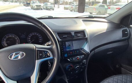 Hyundai Solaris II рестайлинг, 2011 год, 600 000 рублей, 5 фотография