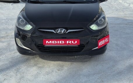 Hyundai Solaris II рестайлинг, 2011 год, 600 000 рублей, 6 фотография