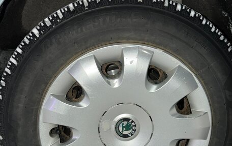 Skoda Octavia, 2011 год, 1 000 000 рублей, 21 фотография