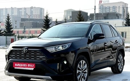 Toyota RAV4, 2021 год, 4 590 000 рублей, 2 фотография