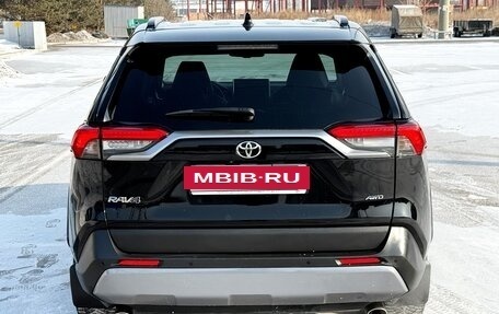 Toyota RAV4, 2021 год, 4 590 000 рублей, 8 фотография