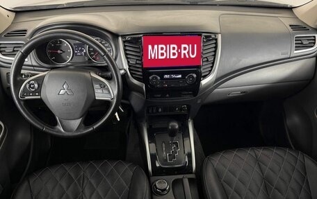 Mitsubishi L200 IV рестайлинг, 2015 год, 1 900 000 рублей, 12 фотография