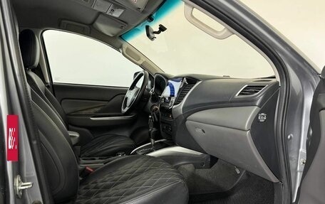 Mitsubishi L200 IV рестайлинг, 2015 год, 1 900 000 рублей, 10 фотография