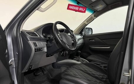 Mitsubishi L200 IV рестайлинг, 2015 год, 1 900 000 рублей, 8 фотография