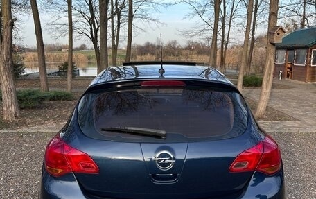 Opel Astra J, 2011 год, 560 000 рублей, 3 фотография